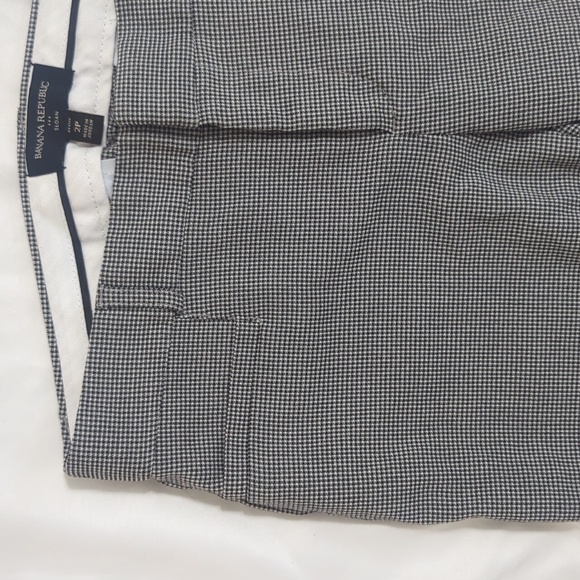 Banana Republic Sloan Fit Trouser, Color Plaid Black Size 2P - Picture 3 of 14